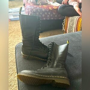 Doc marten 14 eye zip up boots